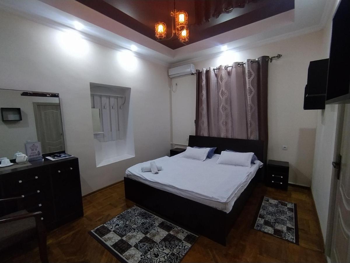 "Orom" Guests House Hotel Ташкент Екстериор снимка
