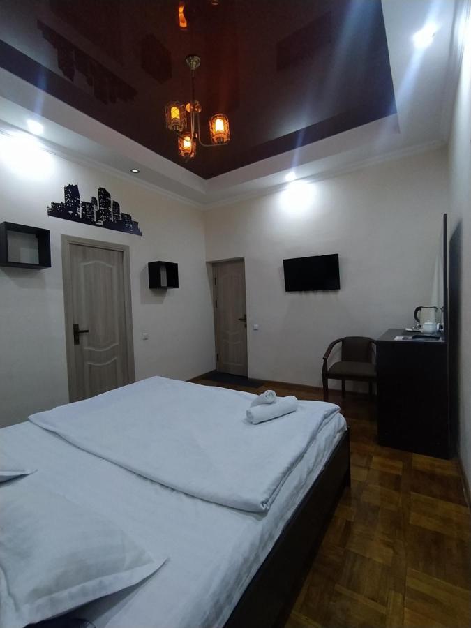 "Orom" Guests House Hotel Ташкент Екстериор снимка