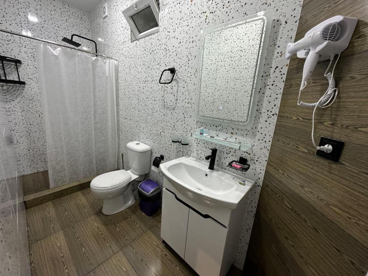 "Orom" Guests House Hotel Ташкент Екстериор снимка